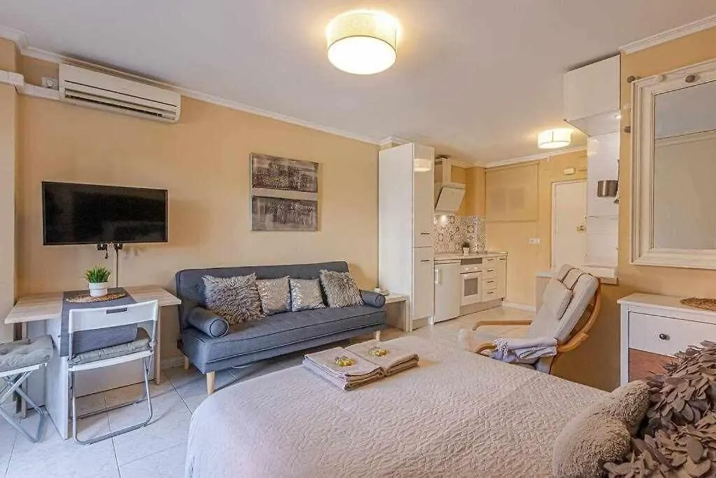 797 Holiday Rentals - Equipado Estudio Cerca Del Parque La Paloma Benalmadena